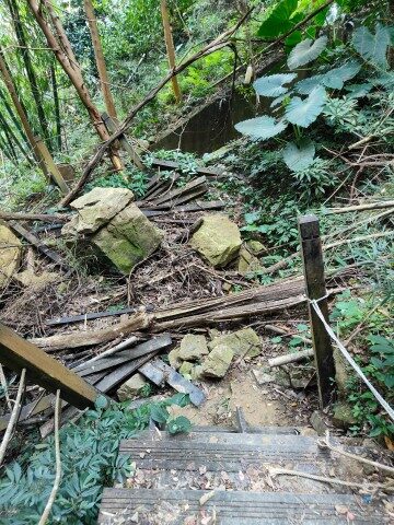 Shuangqi Ambuping Trail - Destroyed trail