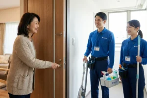 居家清潔服務 開門迎接清潔人員來清掃